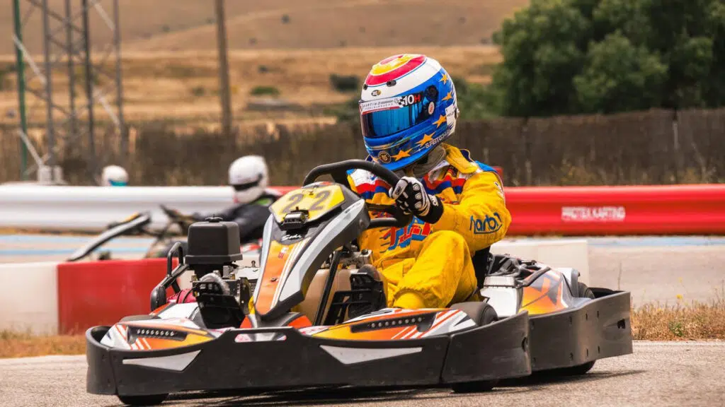 Comment bien choisir son casque de karting ?